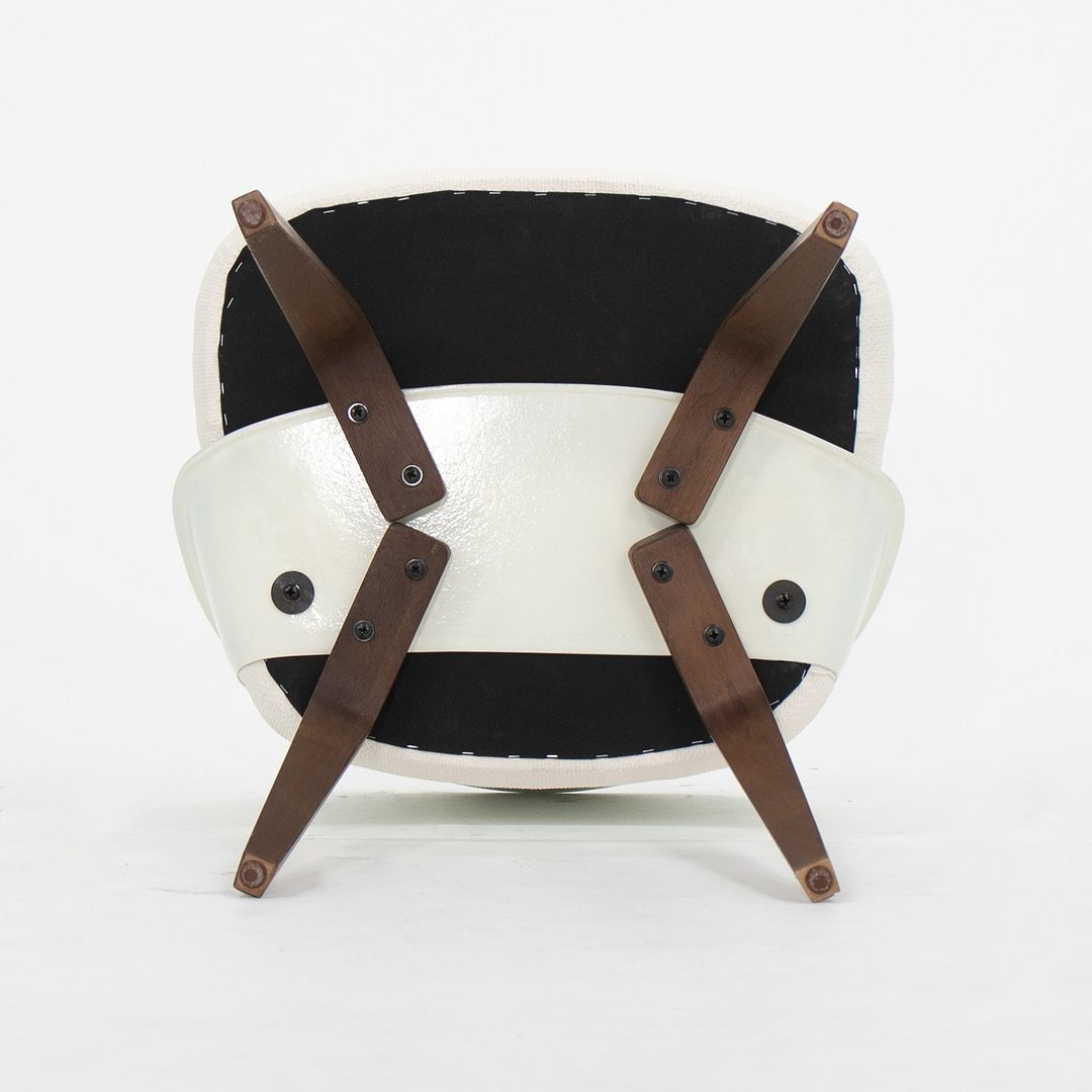 1950s Set of Four Executive Side Chairs with Fiberglass Back and Wood Legs, Model 72C, by Eero Saarinen for Knoll with New White Fabric