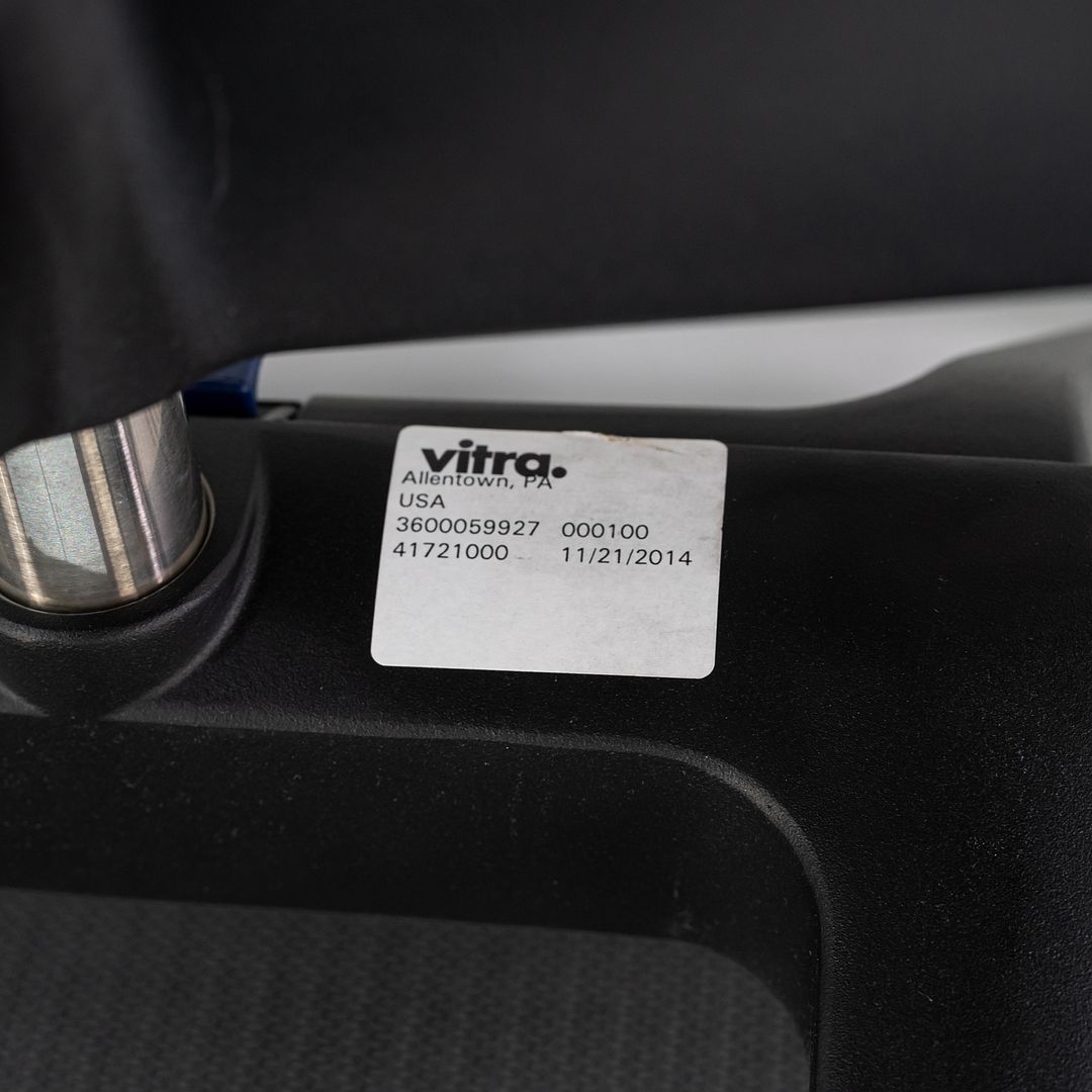 2014 Alberto Meda for Vitra Physix Desk Chair with Grey Mesh Seat 6x Available