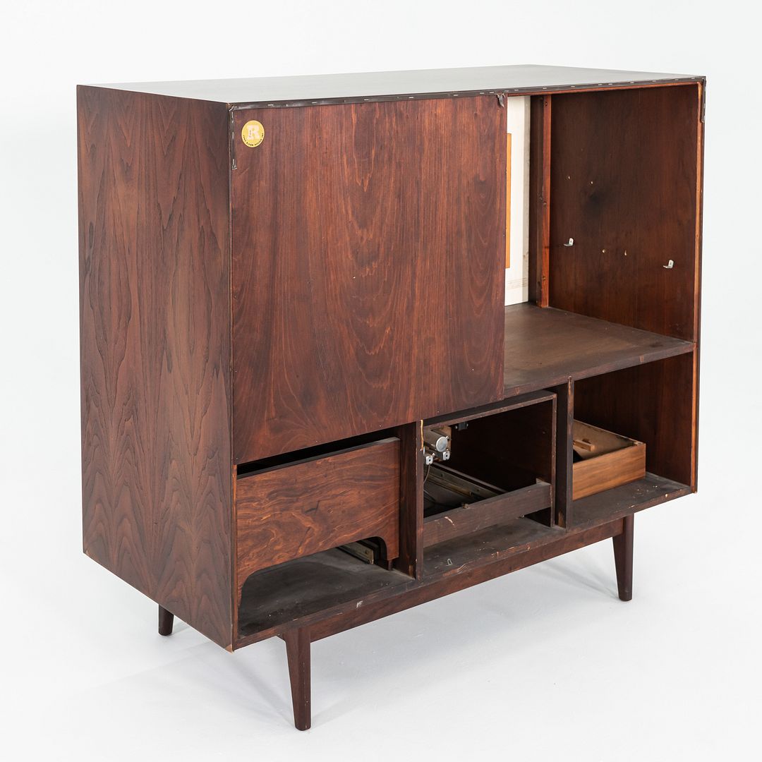 1960s Jens Risom Design Stereo Entertainment Cabinet Unit in Walnut and Steel