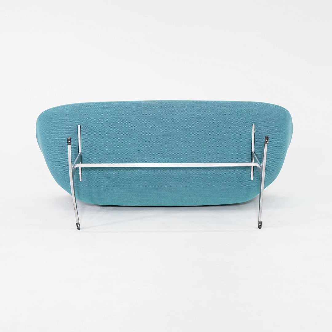 2018 Arne Jacobsen  for Fritz Hansen Swan Sofa in Steelcut Trio Turquoise Fabric