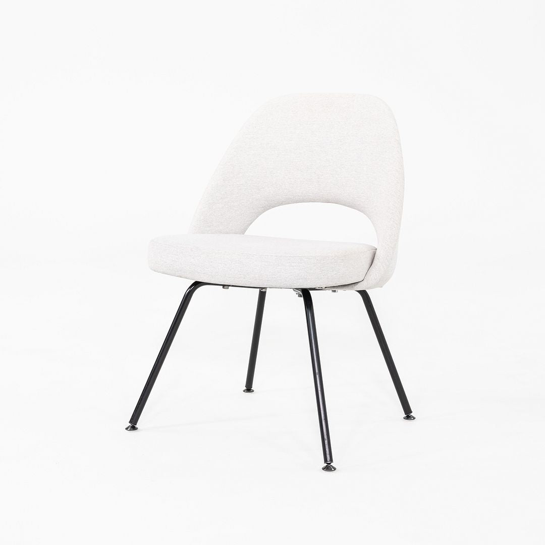 2020s Eero Saarinen for Knoll Executive Dining / Side Chair in Light Grey Fabric