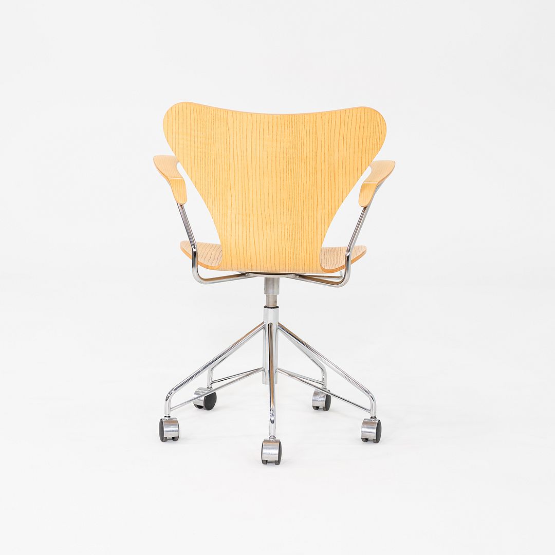 2011 Arne Jacobsen Fritz Hansen Series 7 Desk Chair Model 3217 12+ Available