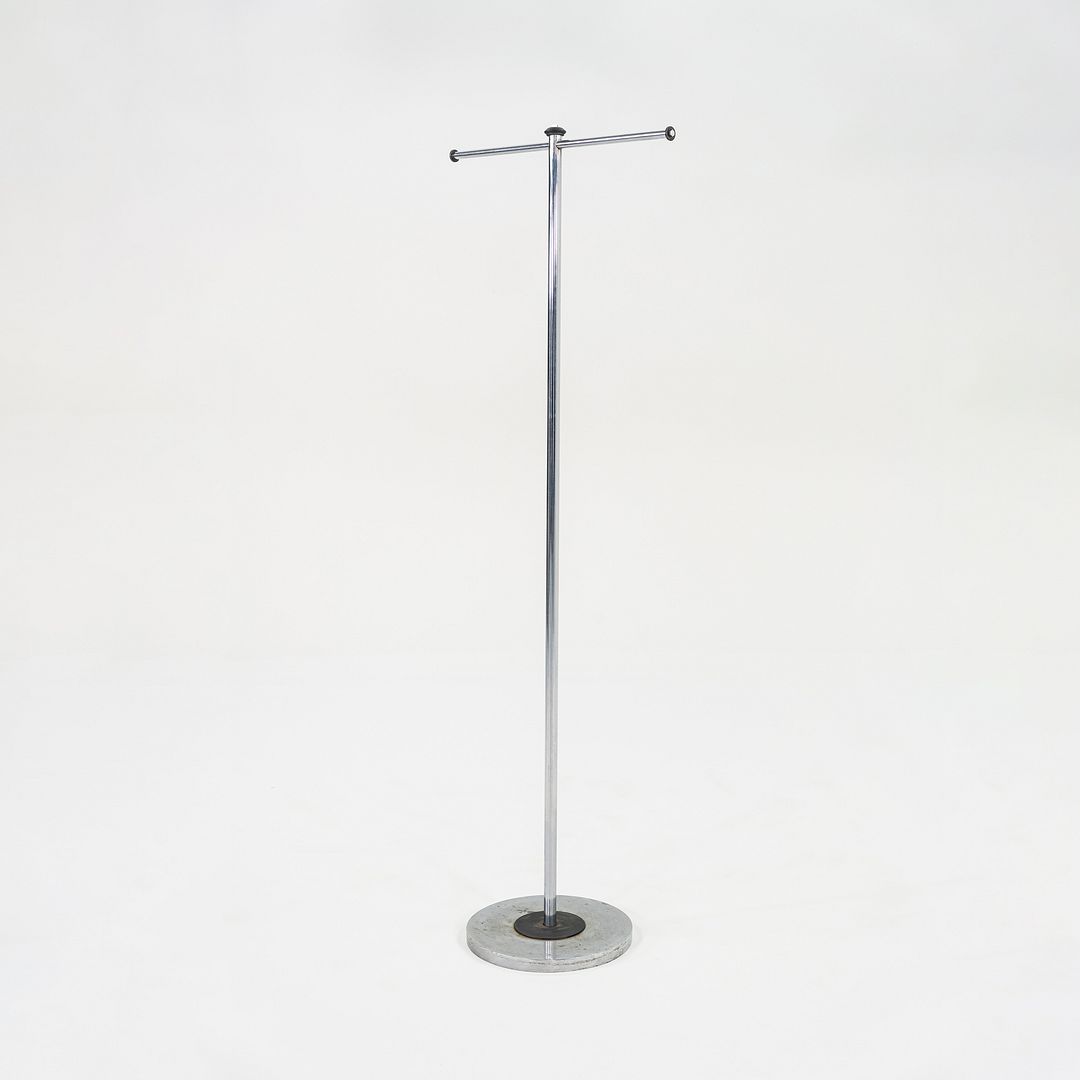 1980s Postmodern Chromed Steel Coat Rack or Clothes Hanger 25 x 14 x 68 inches