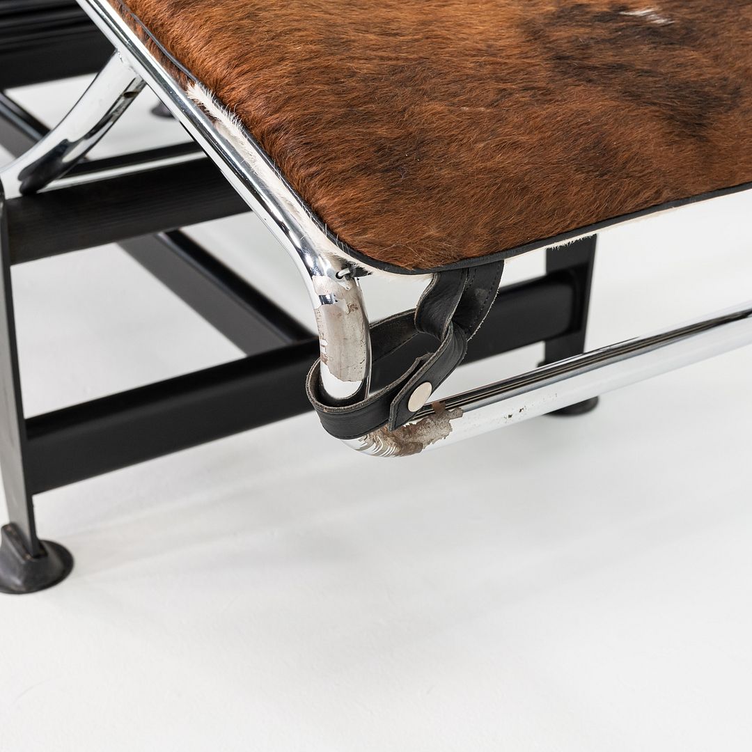 1980s Le Corbusier Perriand Jeanneret Fiocchi Italy LC4 Pony Hide Chaise Lounge