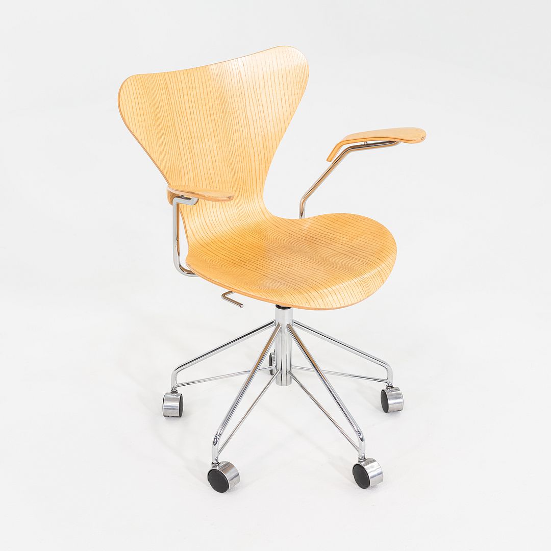 2011 Arne Jacobsen Fritz Hansen Series 7 Desk Chair Model 3217 12+ Available