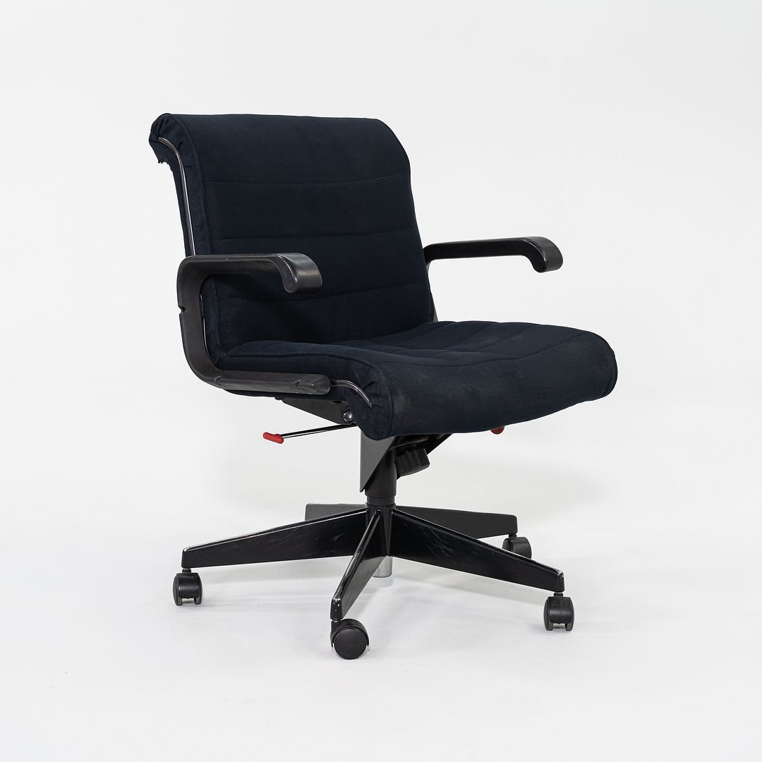 C. 2000s Richard Sapper for Knoll Management Desk Chair Black w/ Pneumatic Lift