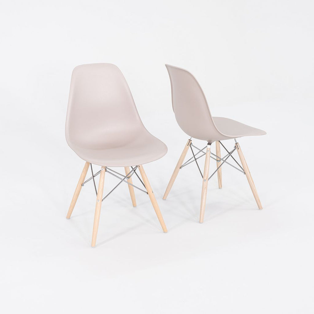 2020 Pair of Herman Miller Eames Plastic DSW Dining Shell Chairs w/ Eiffel Base