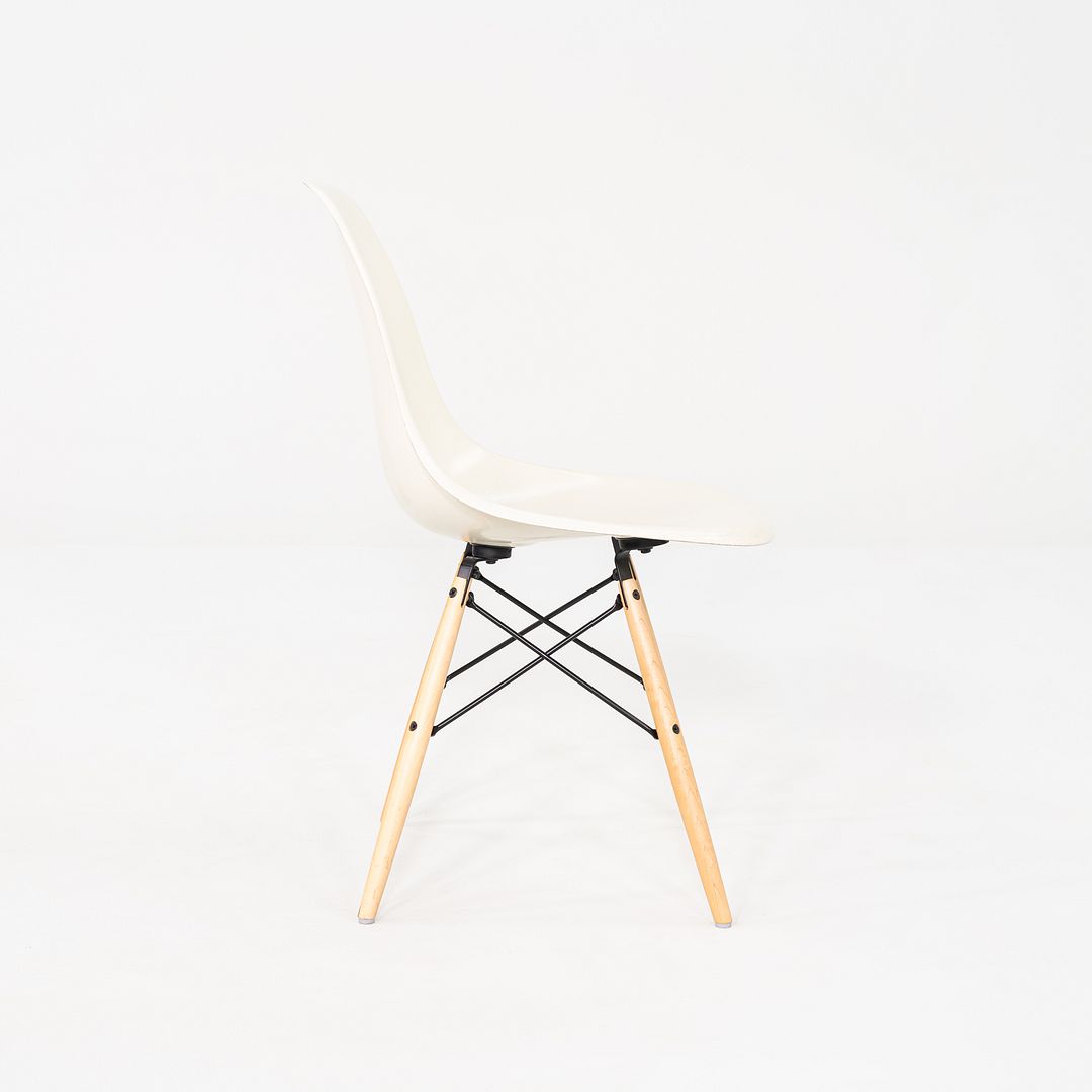 2014 Herman Miller Eames Fiberglass Dining Shell Chair DSW in Parchment 3x Avail