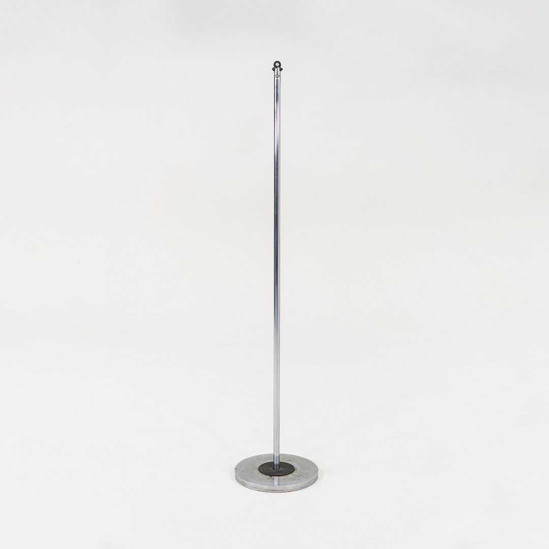 1980s Postmodern Chromed Steel Coat Rack or Clothes Hanger 25 x 14 x 68 inches