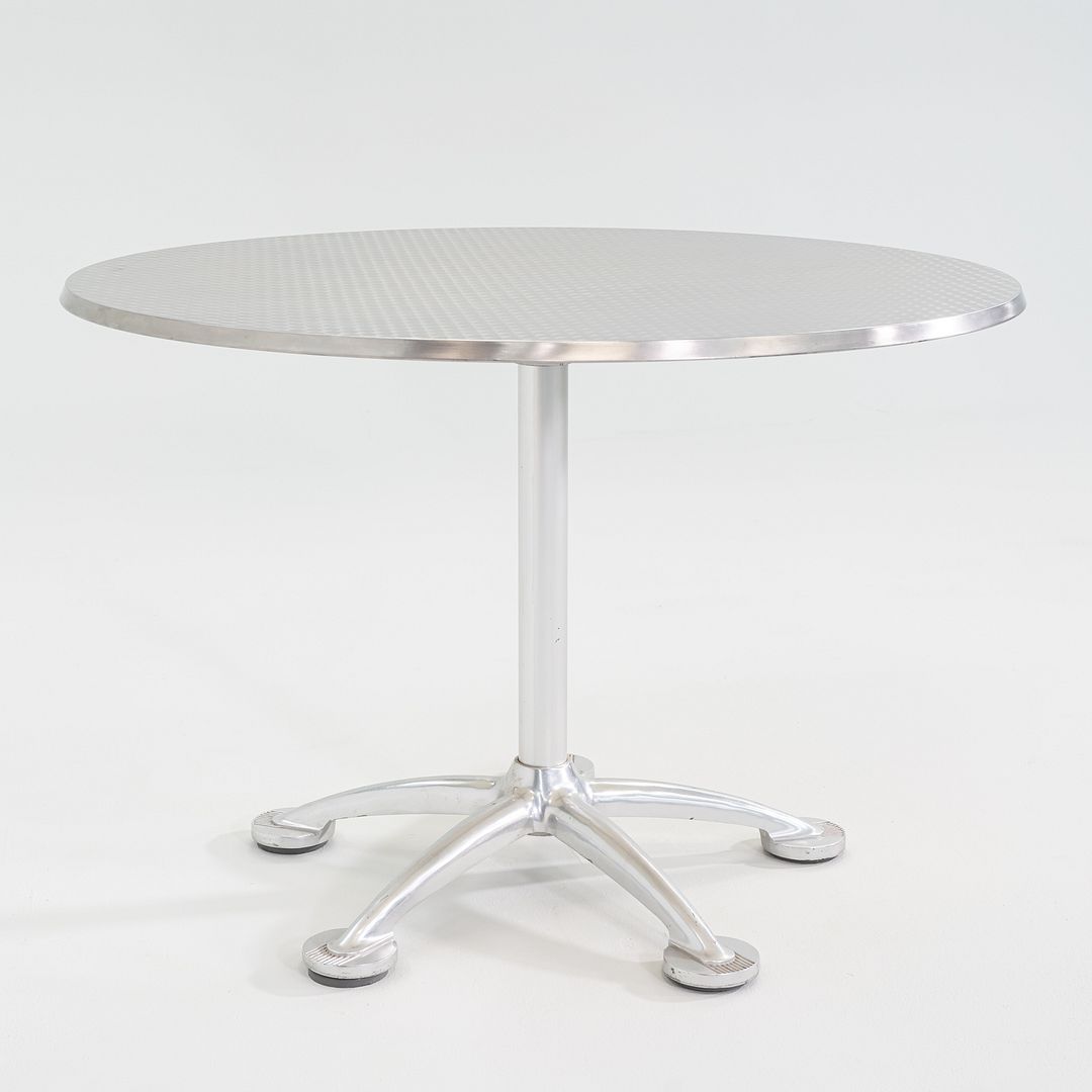 2000s Jorge Pensi for Knoll / Amat 3 Dining Table in Cast Aluminum 43 Inches