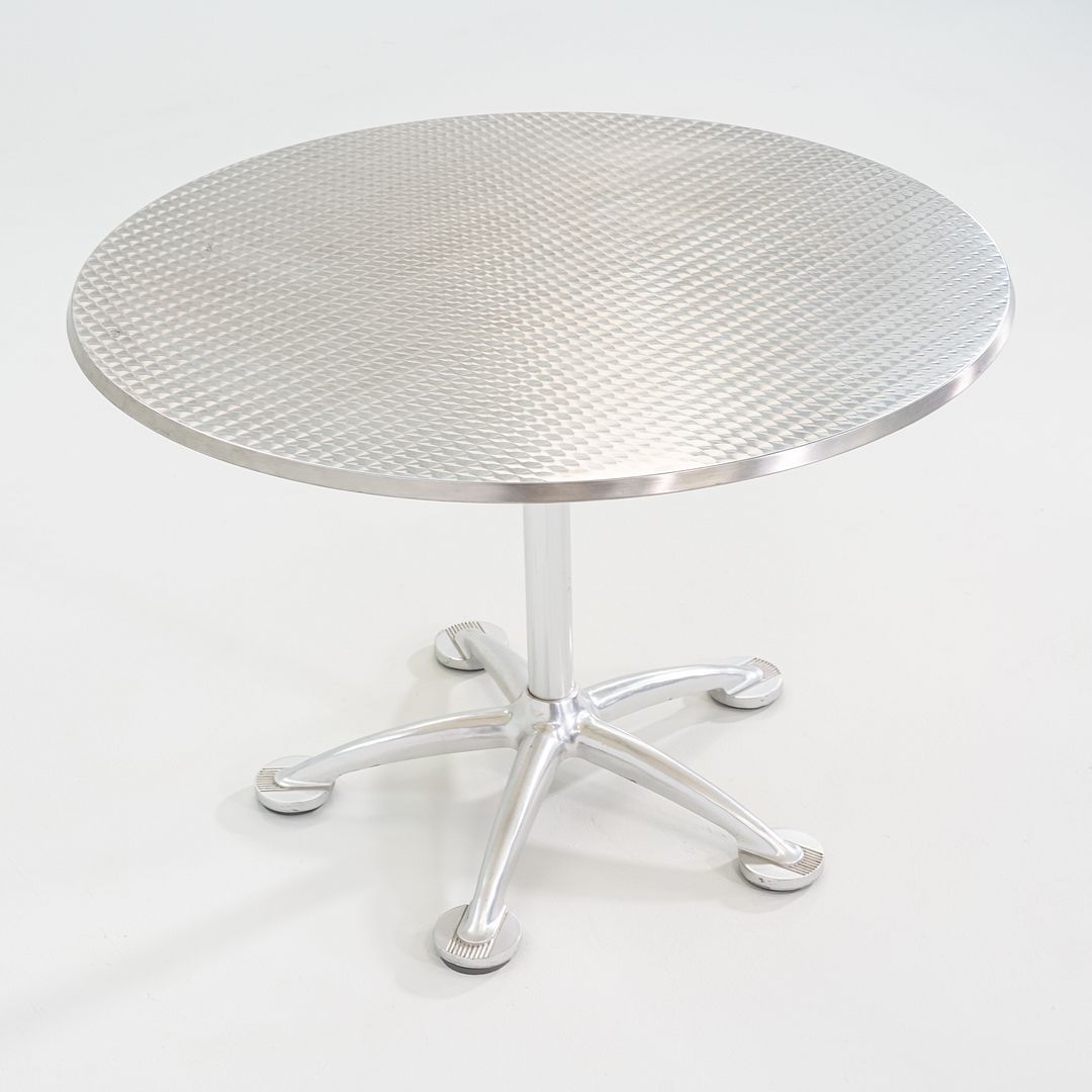 2000s Jorge Pensi for Knoll / Amat 3 Dining Table in Cast Aluminum 43 Inches