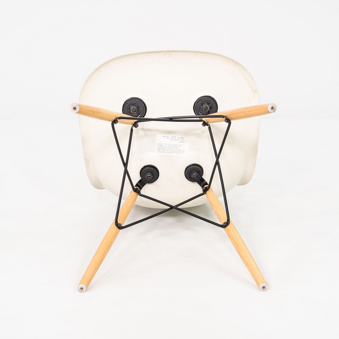 2014 Herman Miller Eames Fiberglass Dining Shell Chair DSW in Parchment 3x Avail