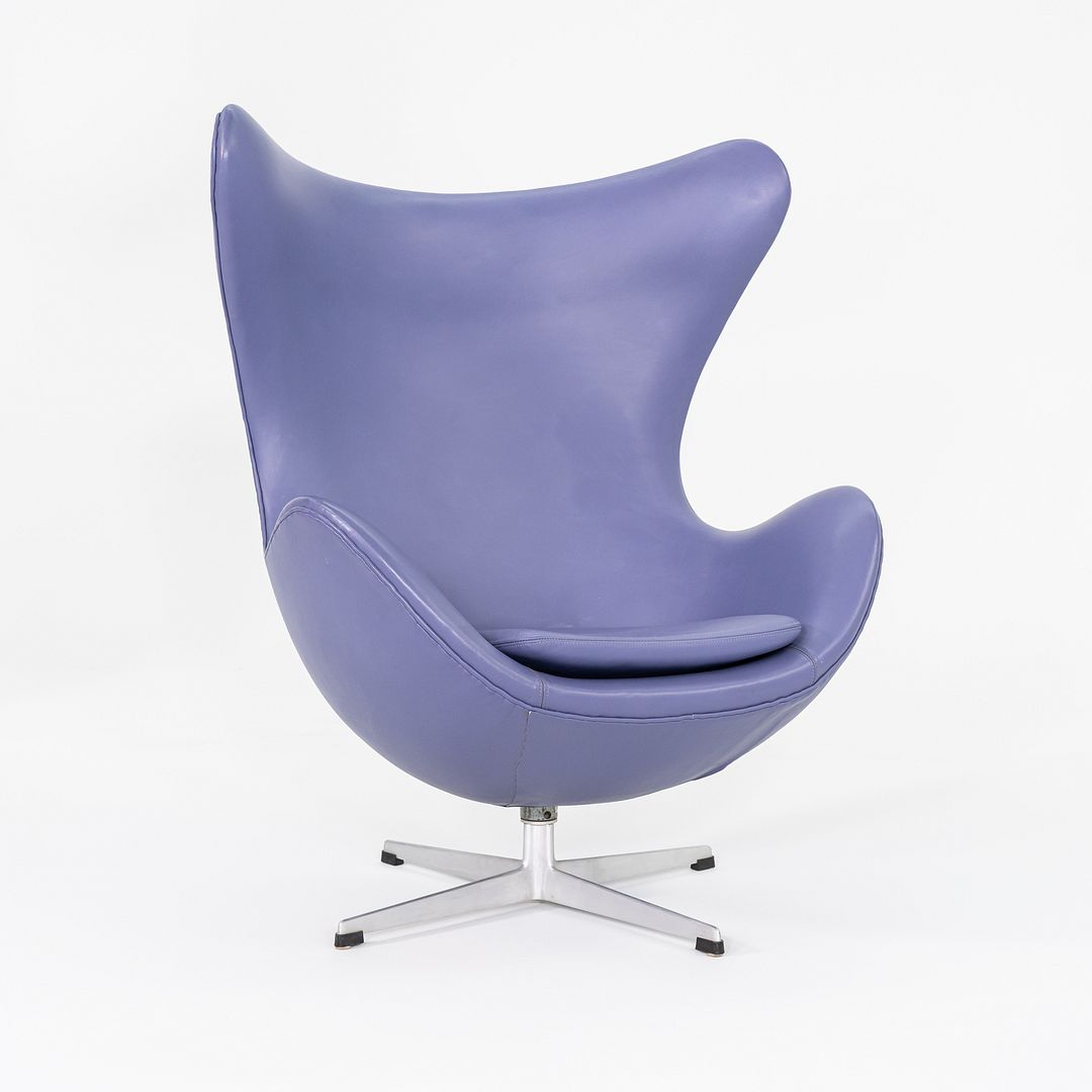 1960s Arne Jacobsen for Fritz Hansen Egg Lounge Chair in Purple