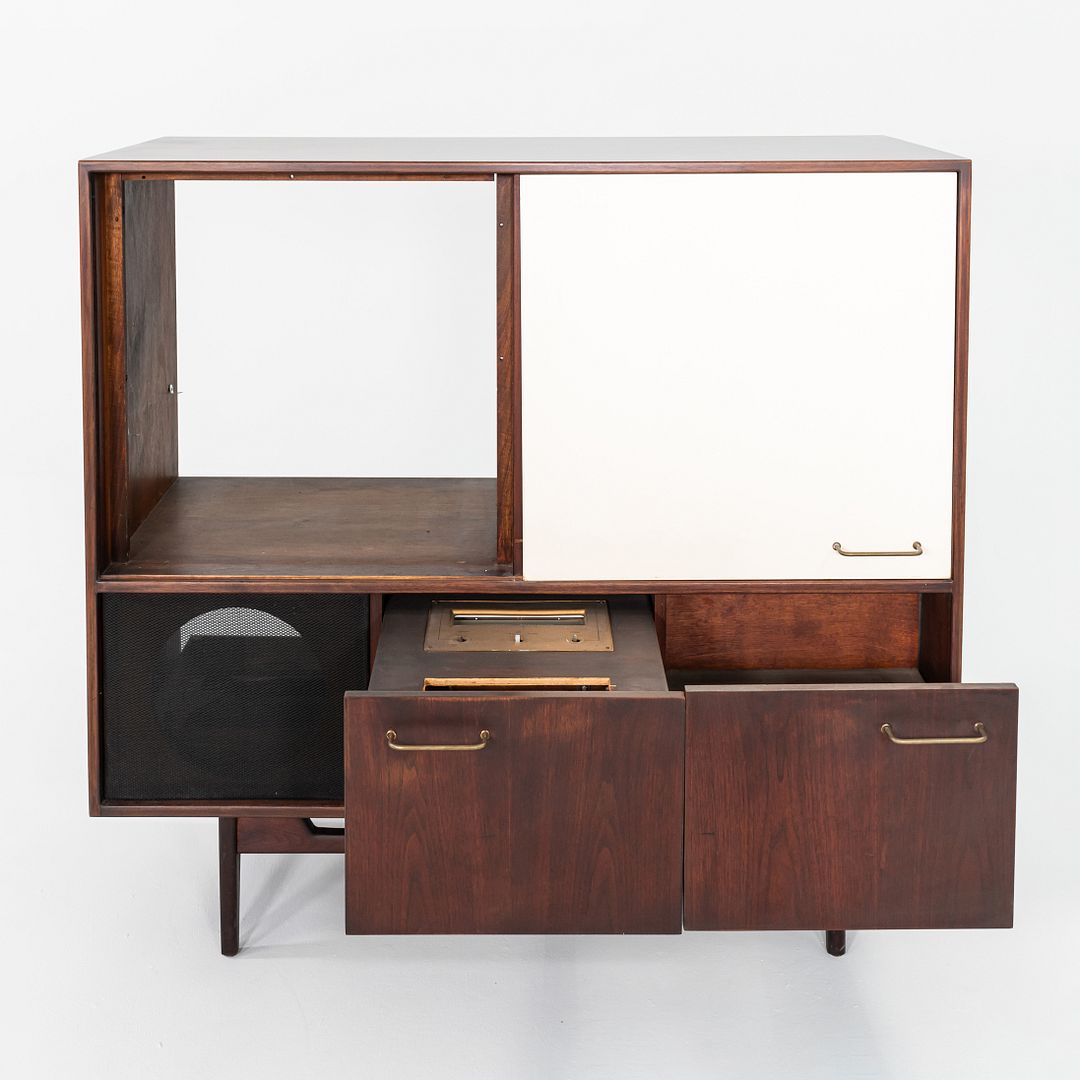 1960s Jens Risom Design Stereo Entertainment Cabinet Unit in Walnut and Steel