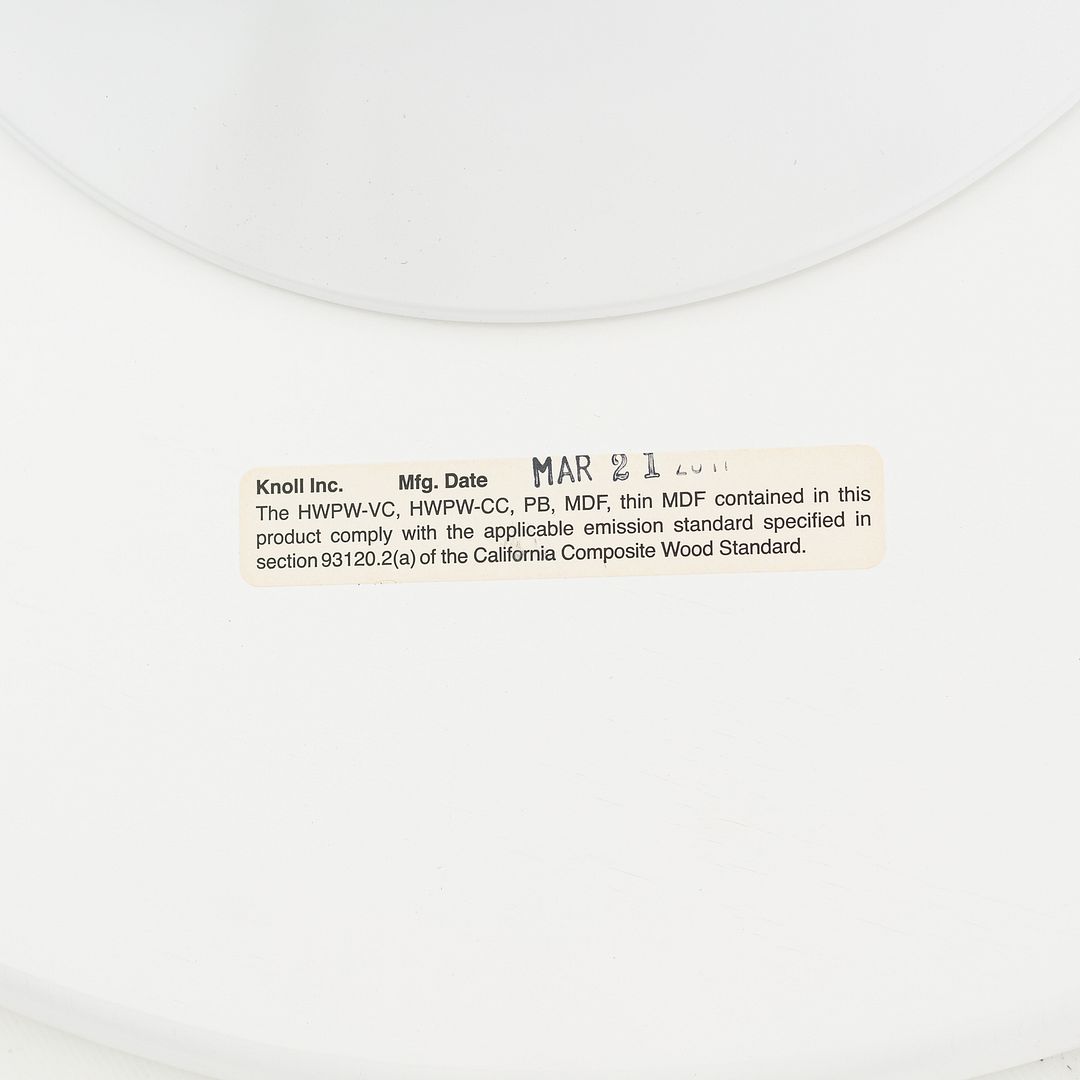 2017 Eero Saarinen For Knoll Tulip Dining Table with 35 inch Vetro Bianco Top and White Base, in Box 3x Available