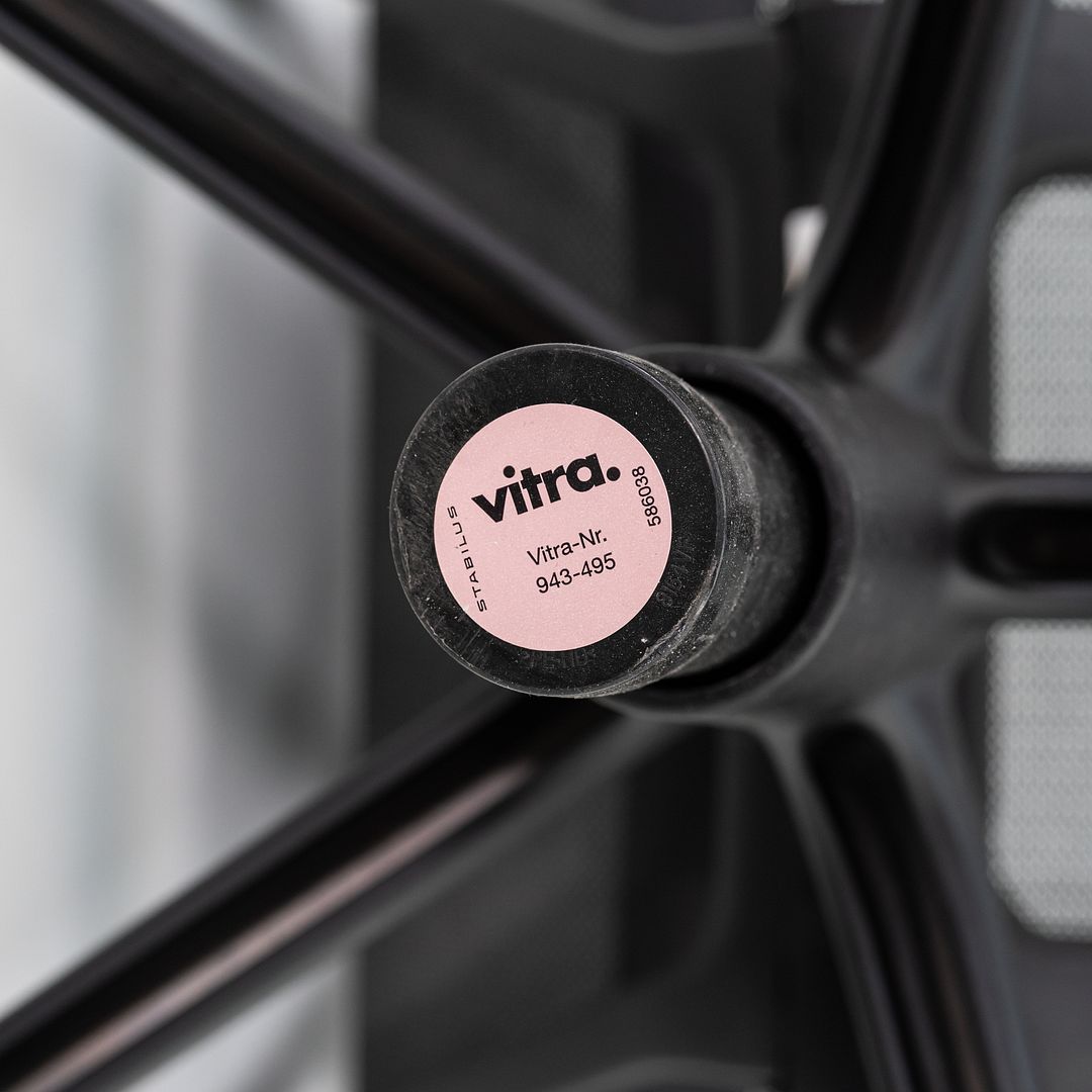 2014 Alberto Meda for Vitra Physix Desk Chair with Grey Mesh Seat 6x Available