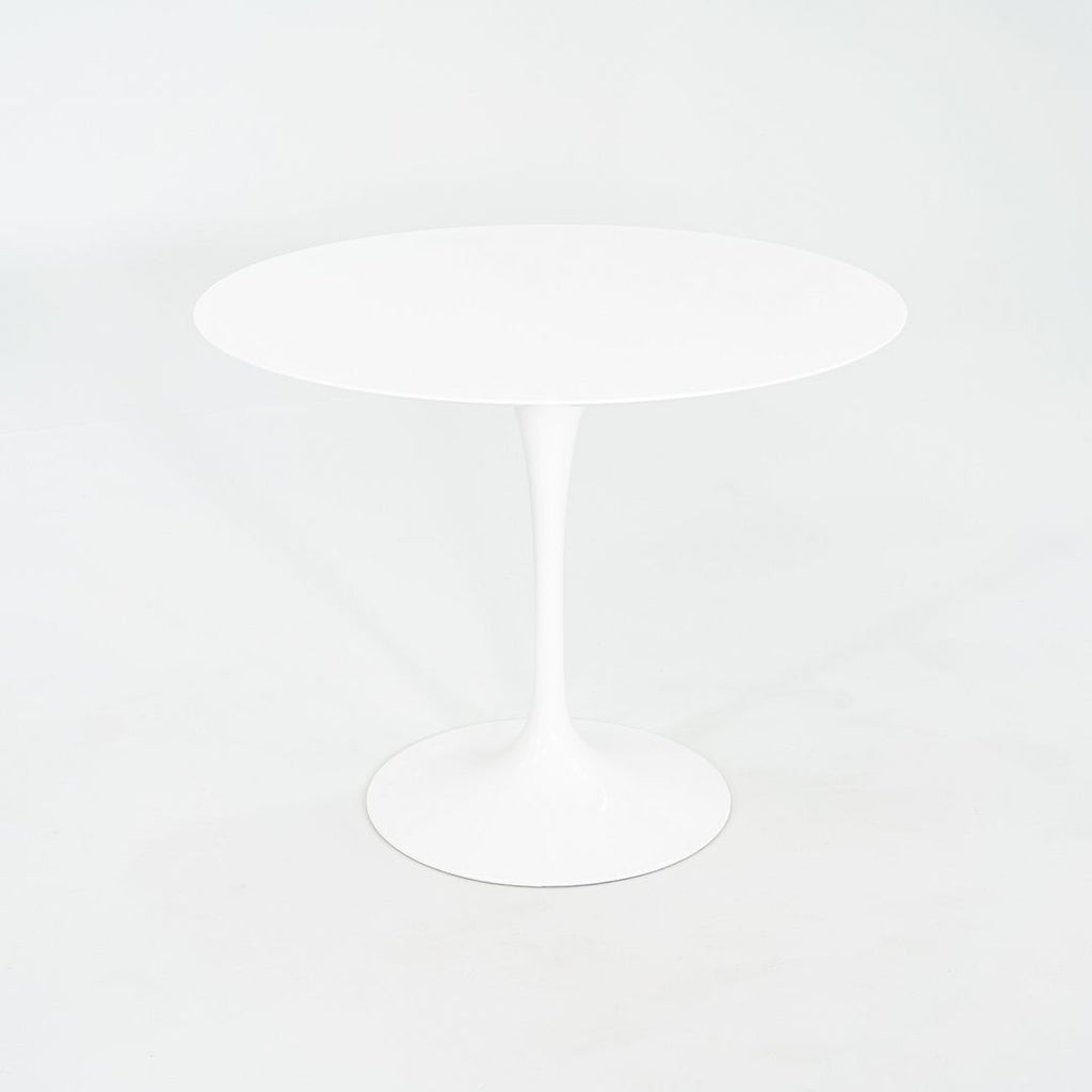 2017 Eero Saarinen For Knoll Tulip Dining Table with 35 inch Vetro Bianco Top and White Base, in Box 3x Available
