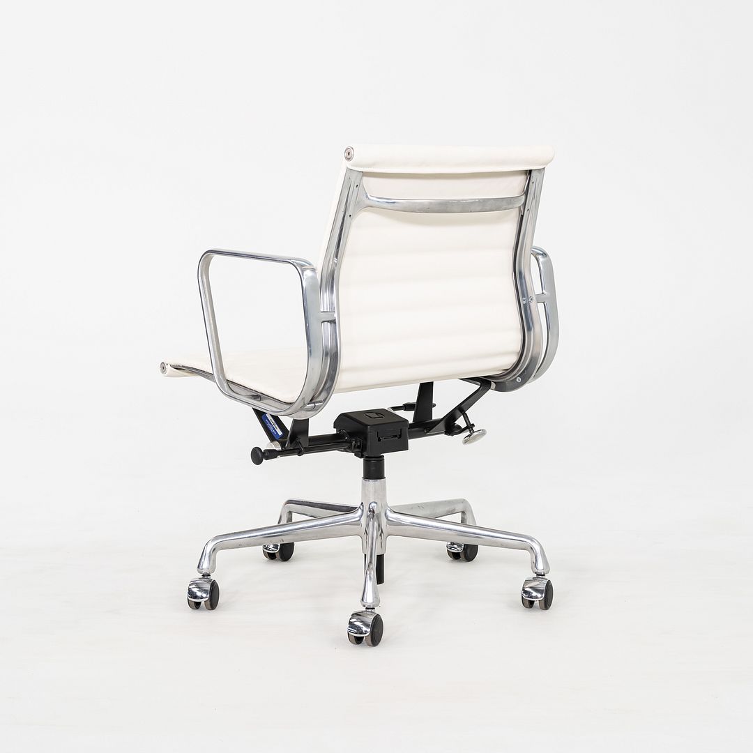 2020s Herman Miller Eames Aluminum Group Management Desk Chair in White Leather