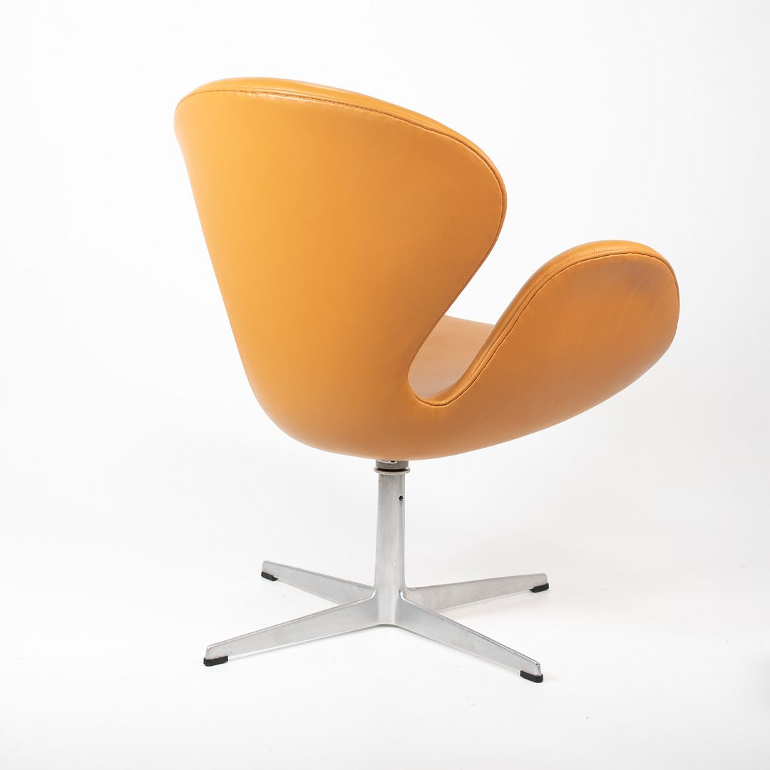 1970 Swan Chair by Arne Jacobsen for Fritz Hansen in Cognac Leather