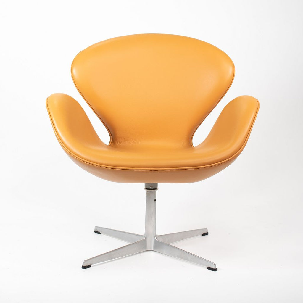 1970 Swan Chair by Arne Jacobsen for Fritz Hansen in Cognac Leather