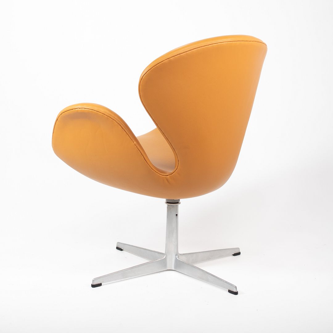 1970 Swan Chair by Arne Jacobsen for Fritz Hansen in Cognac Leather