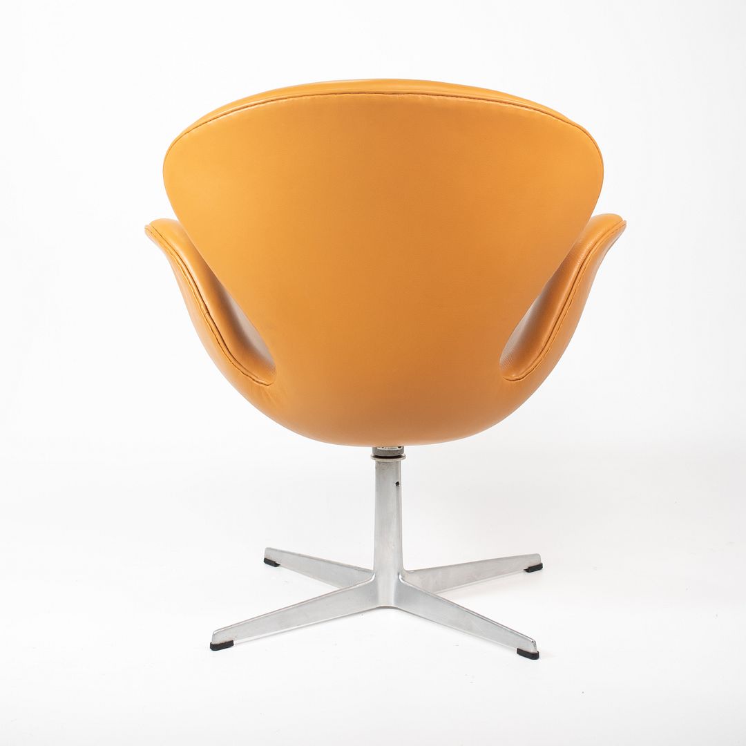 1970 Swan Chair by Arne Jacobsen for Fritz Hansen in Cognac Leather
