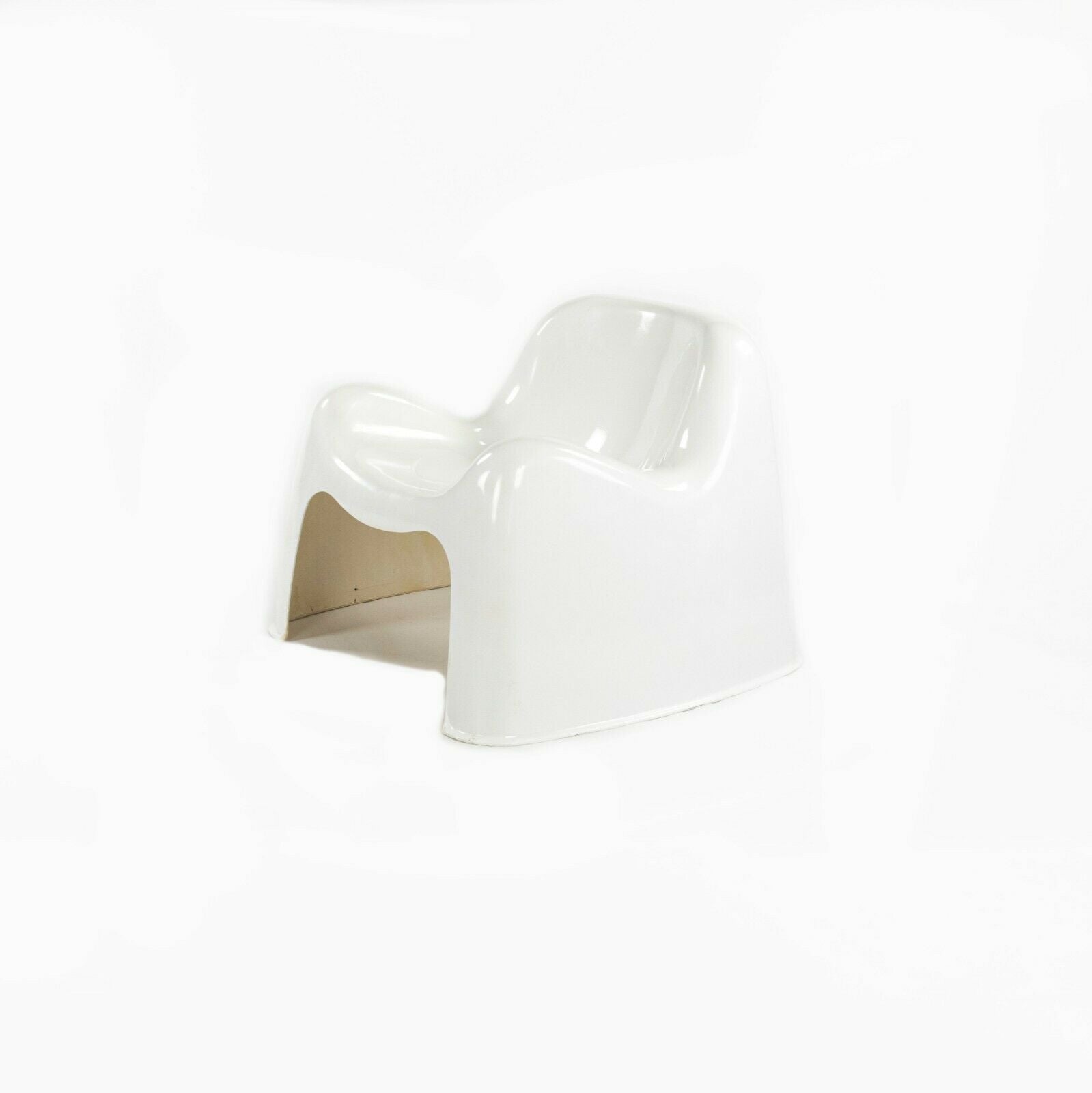 1970 Sergio Mazza for Artemide Toga Stacking Outdoor Lounge Chairs White 4 Avail