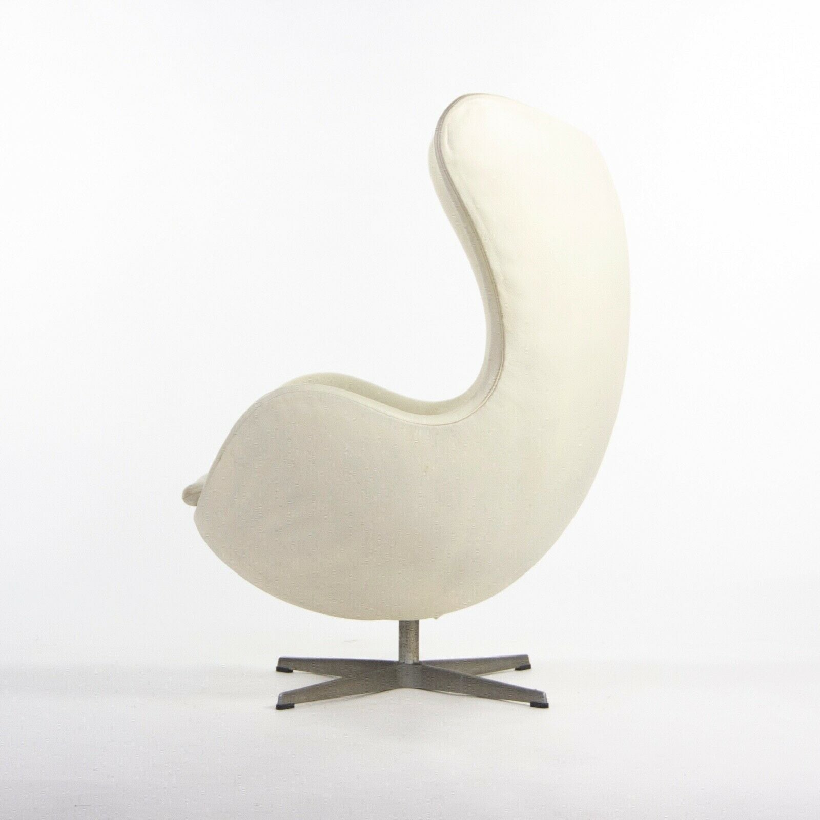 1998 Arne Jacobsen for Fritz Hansen White Leather Egg Chair with Ottoman