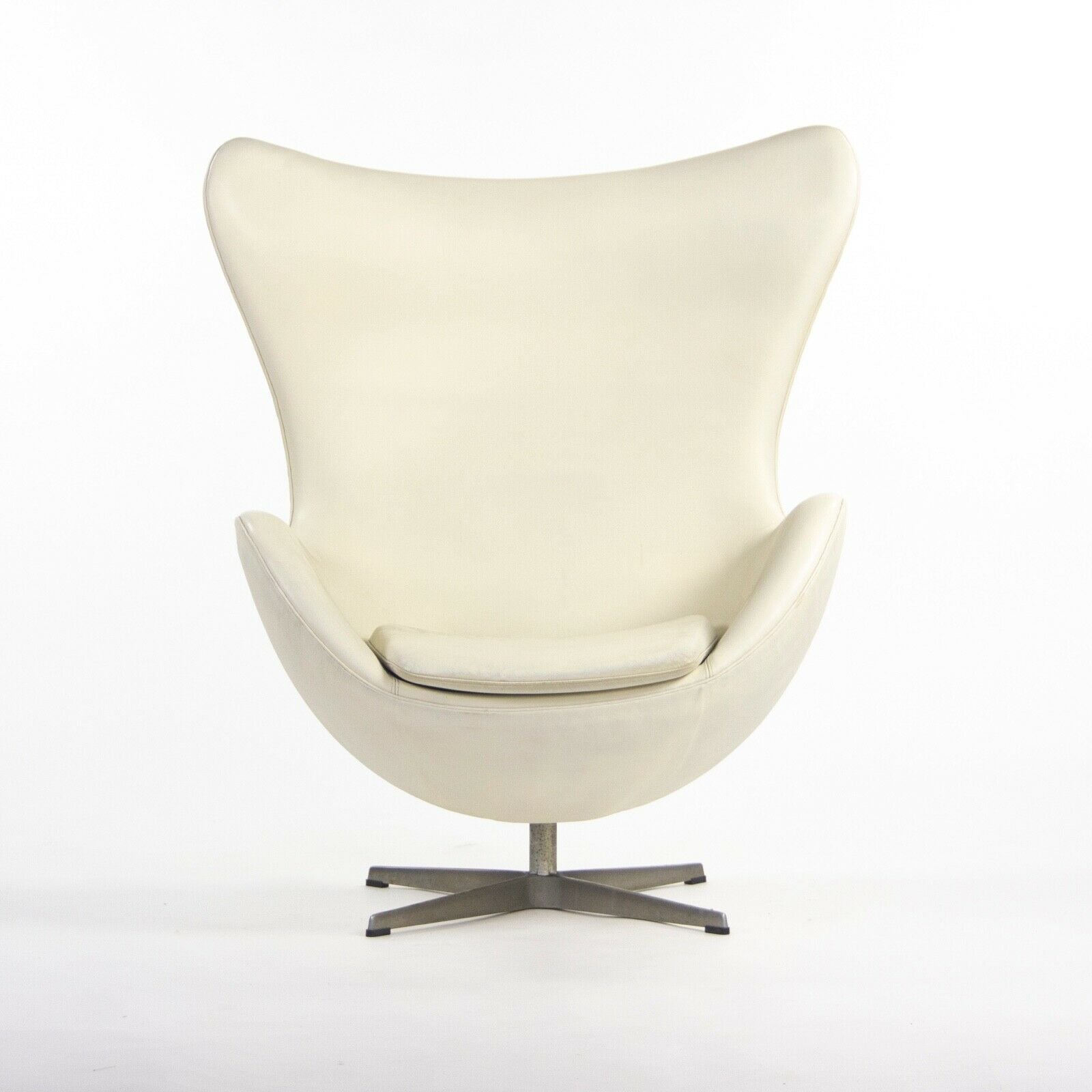 1998 Arne Jacobsen for Fritz Hansen White Leather Egg Chair with Ottoman
