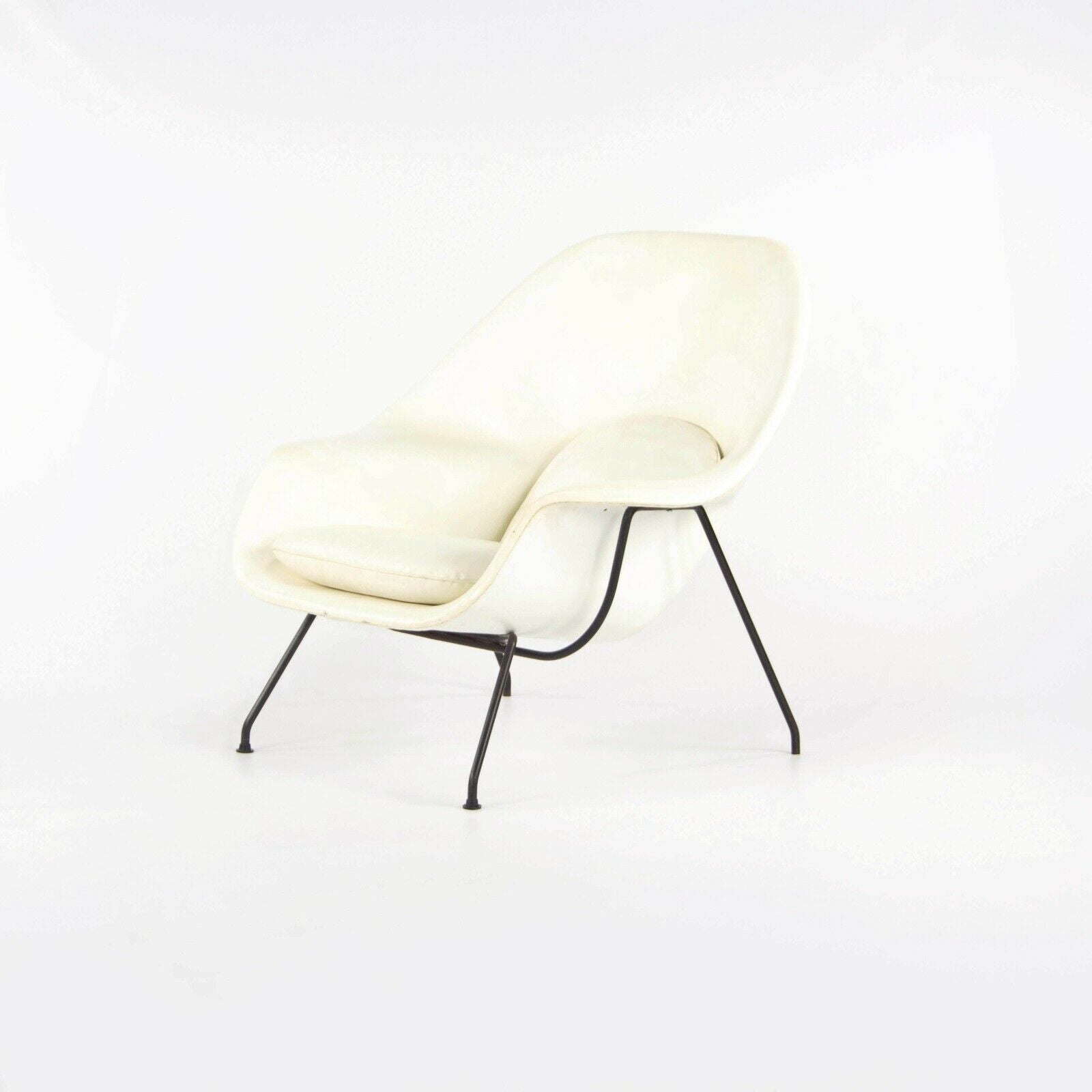 1960s Eero Saarinen for Knoll Womb Chair with Original White Vinyl Upholstery