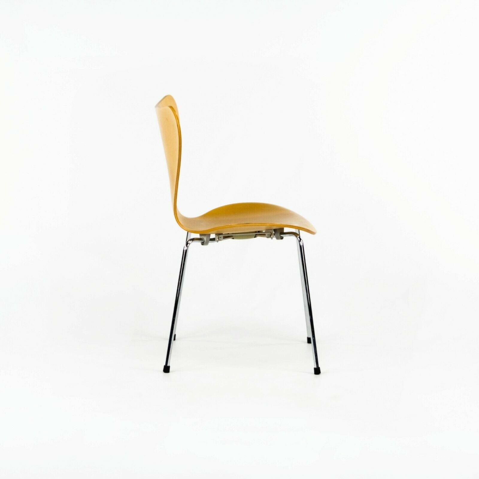 2001 Arne Jacobsen for Fritz Hansen Knoll Series 7 Stacking and Interlocking Chairs