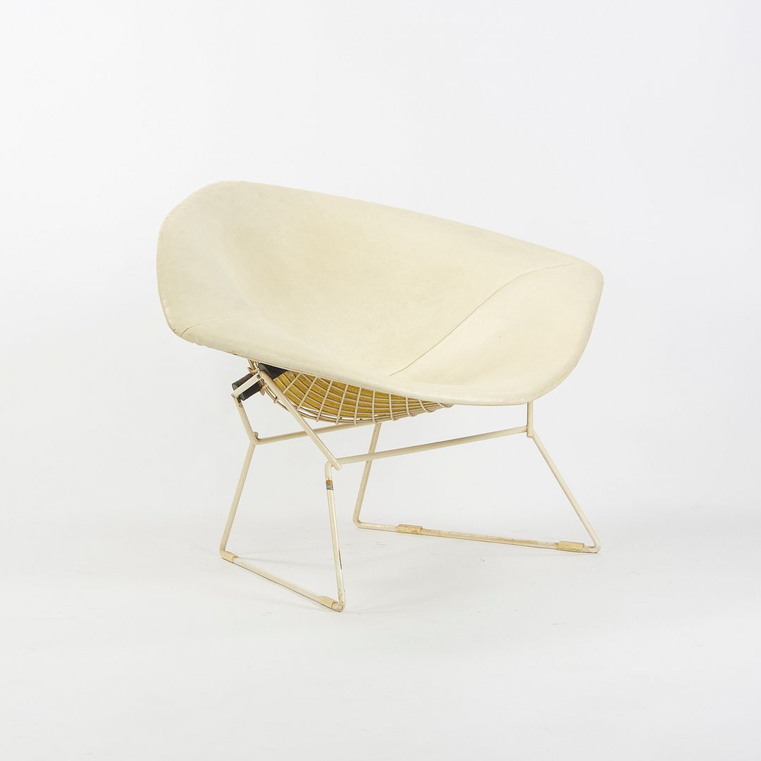 1960s Pair of 422L Large Diamond Chairs by Harry Bertoia for Knoll in Ivory with White Frames