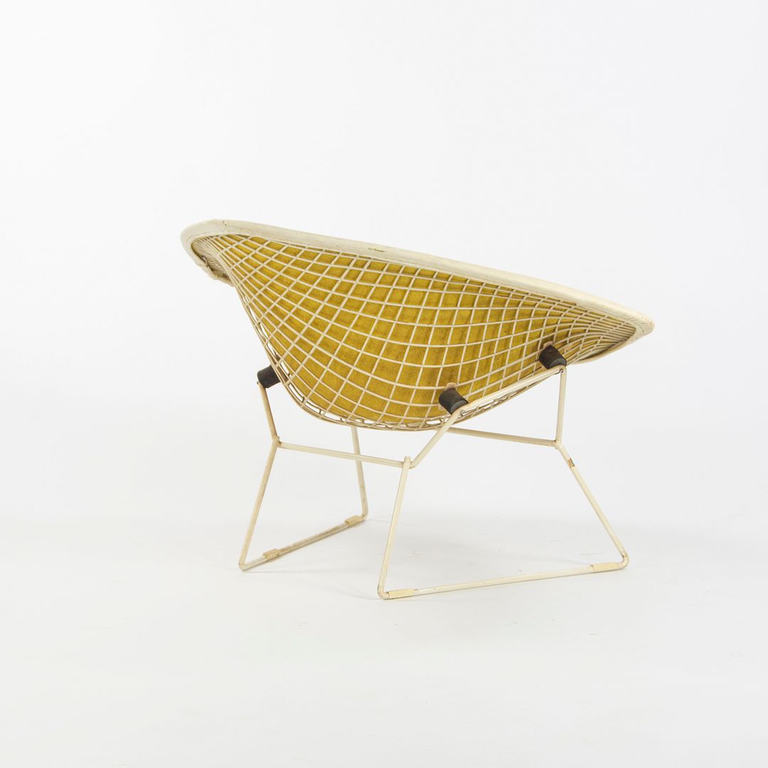 1960s Pair of 422L Large Diamond Chairs by Harry Bertoia for Knoll in Ivory with White Frames