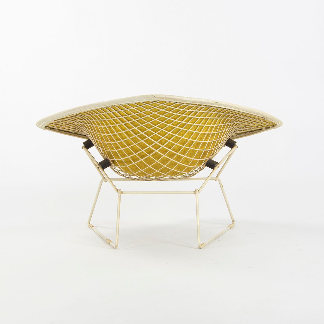 1960s Pair of 422L Large Diamond Chairs by Harry Bertoia for Knoll in Ivory with White Frames