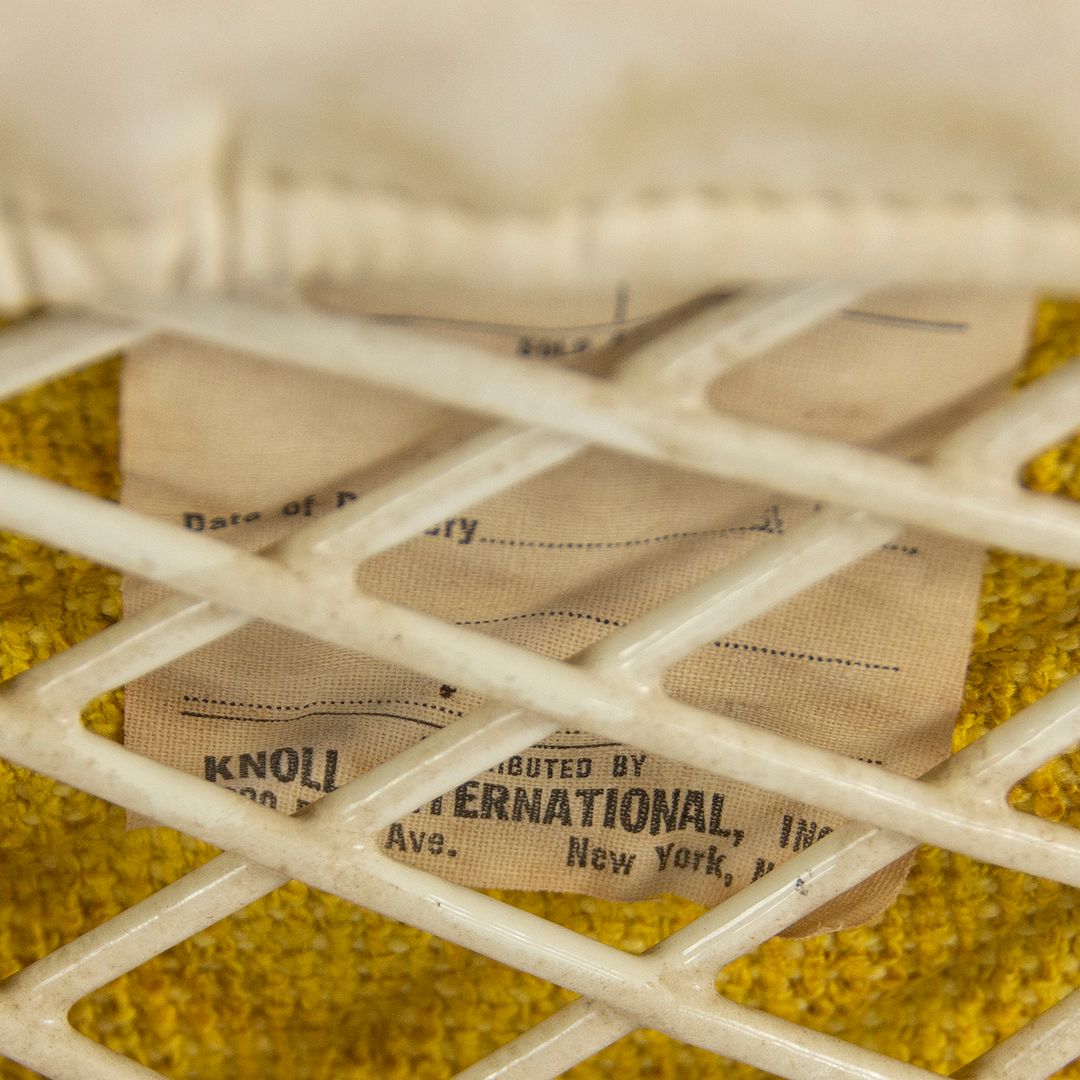 1960s Pair of 422L Large Diamond Chairs by Harry Bertoia for Knoll in Ivory with White Frames