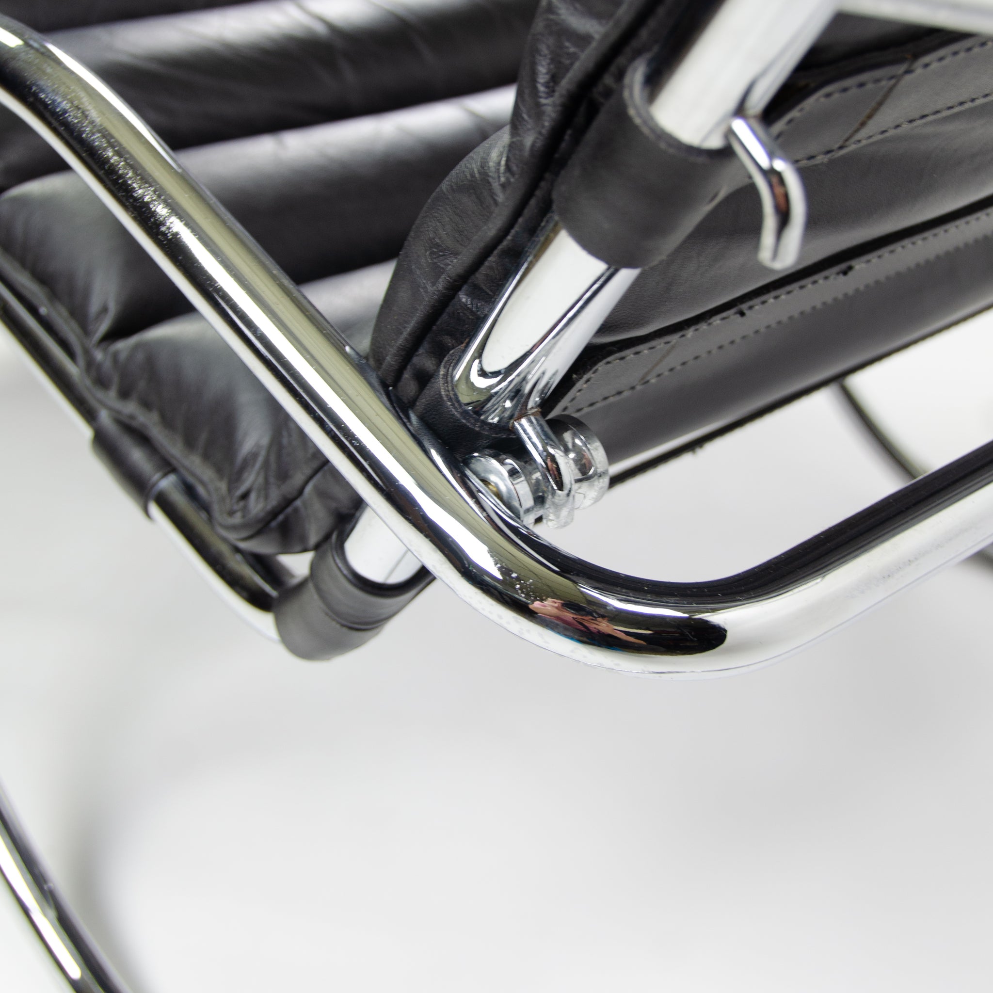 SOLD Knoll International Mies Van Der Rohe MR Chaise Adjustable Lounge Vintage Pair